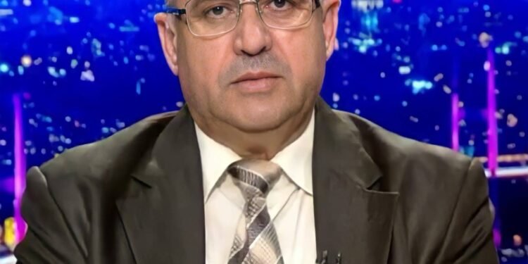 السوريون بين الترحيل والغارات الإسرائيلية ..